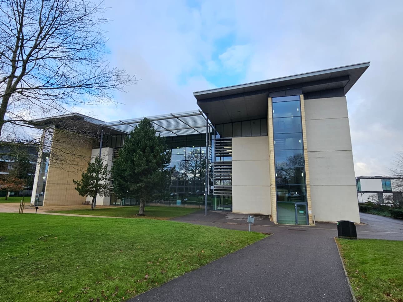University of Hertfordshire campus overview