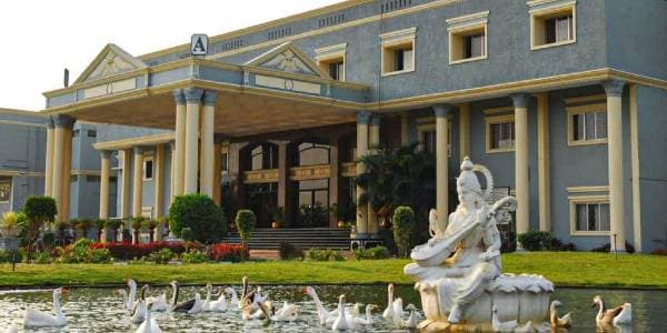 Sri Sairam Engineering College campus overview