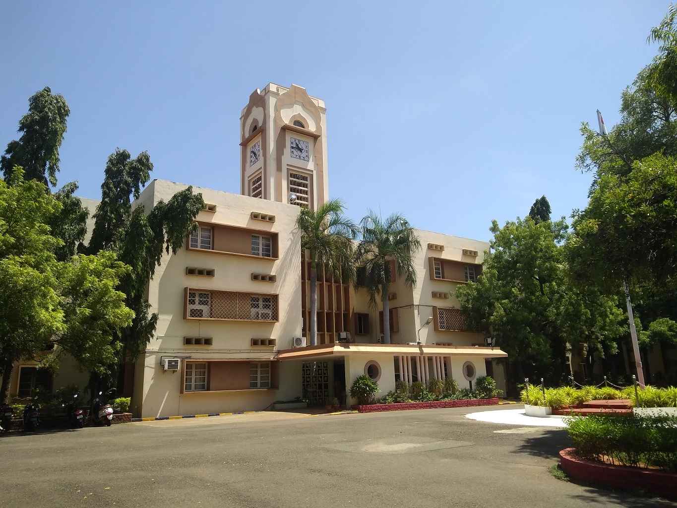 National Institute of Technology Tiruchirappalli campus overview