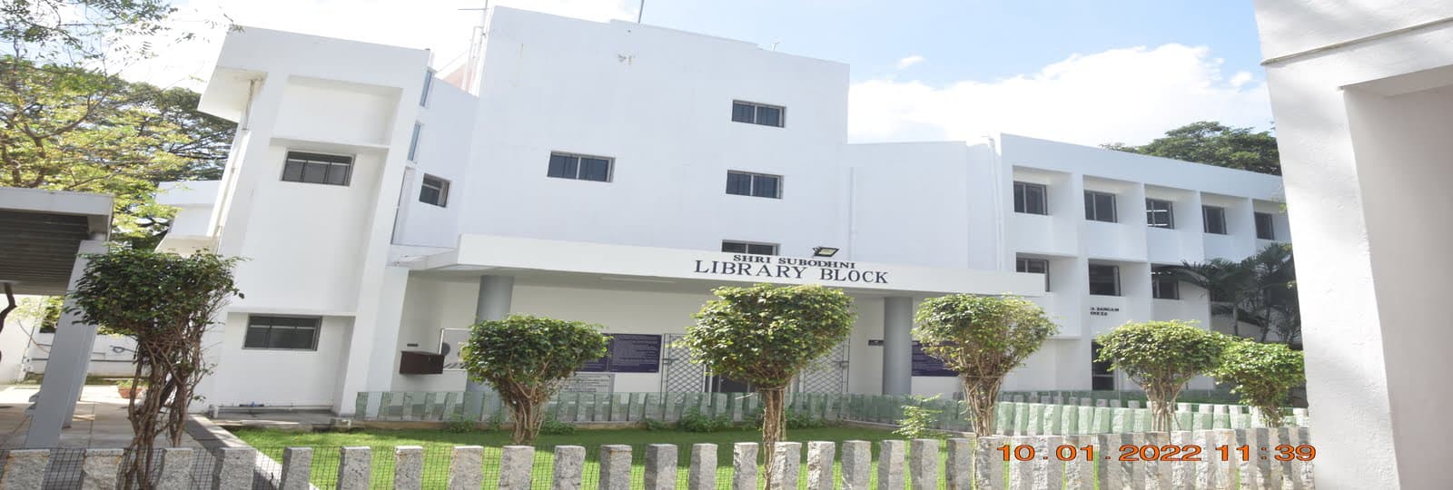 Dwaraka Doss Goverdhan Doss Vaishnav College campus overview