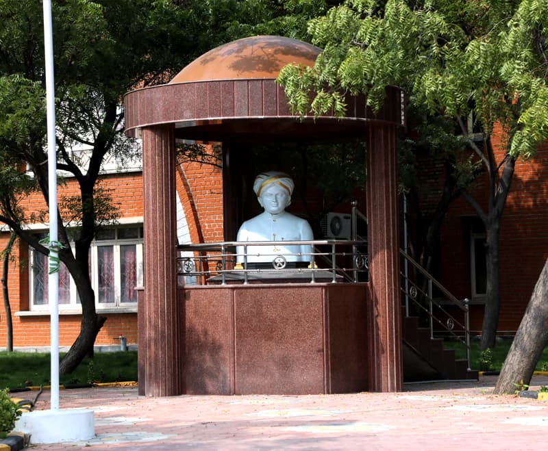Manonmaniam Sundaranar University campus overview